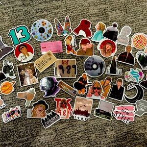💙4$/$20! 46 New Taylor Swift water resistant stickers!!!